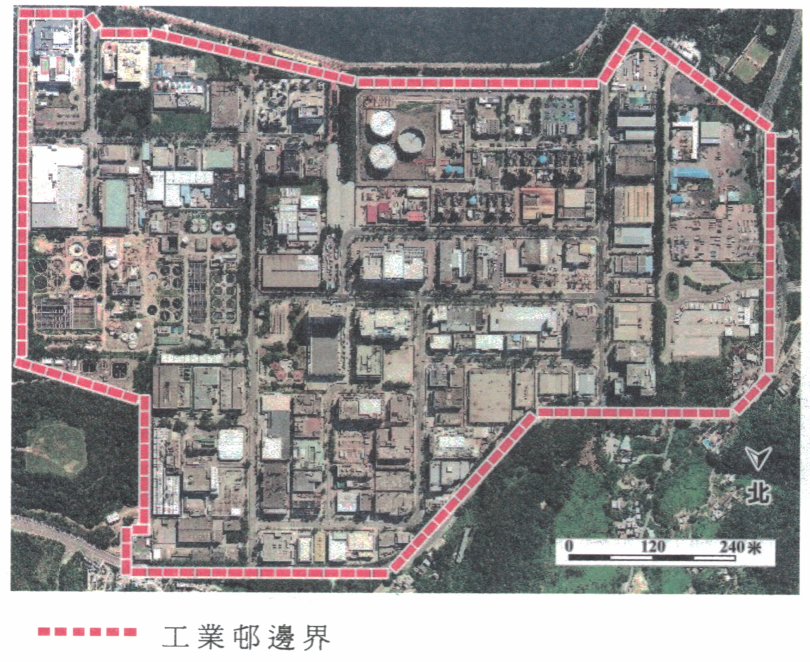 香港某工業邨的航拍照片,以虛線標示工業邨邊界,附有指北針及比例尺(0、120、240 米)