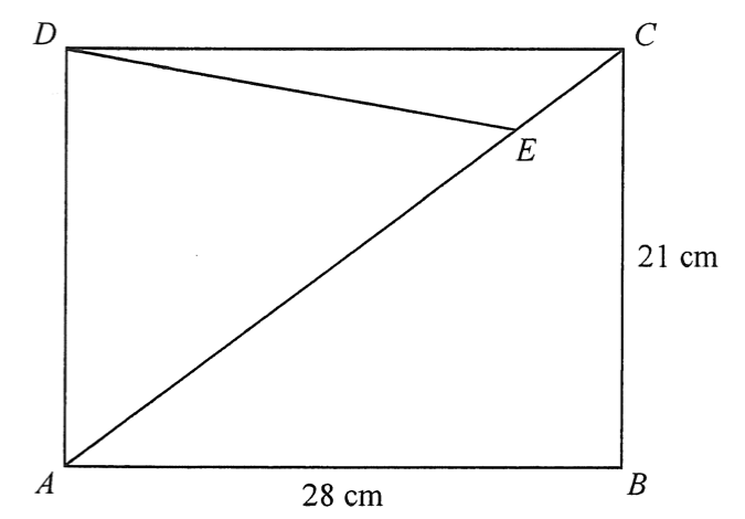 長方形 ABCD,AB = 28 cm,BC = 21 cm,對角線 AC,E 在 AC 上,連接 DE。